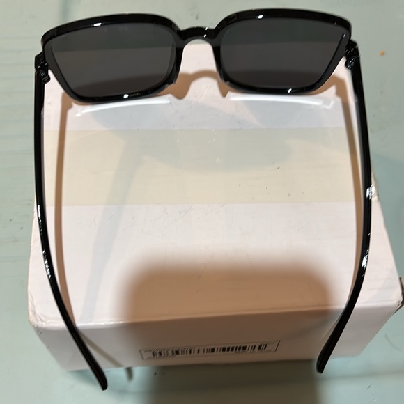 Black fashion sunglasses - Picture 3 of 3